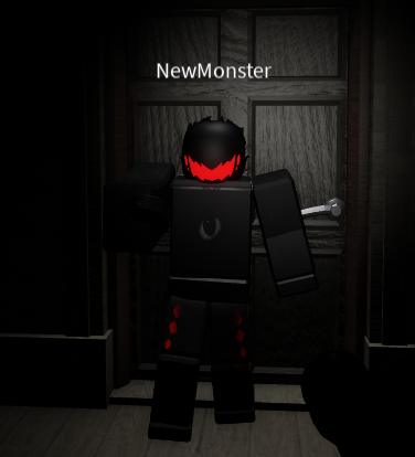 Etiquetado «NewMonster», ojos rojos, en un umbral.